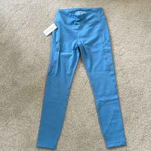 Outdoor Voices Small Zoom 7/8 legging in Morning Blue.